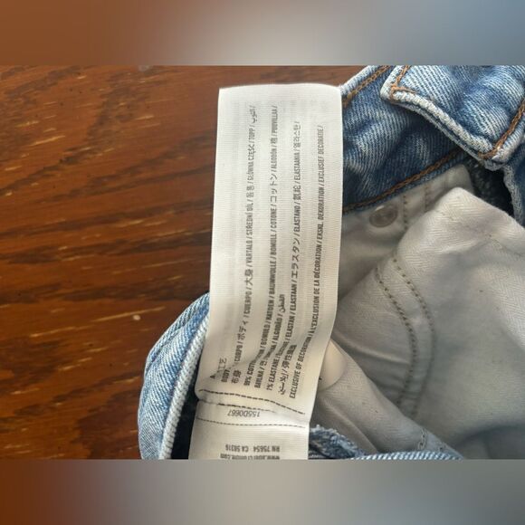 Abercrombie high rise distressed mom jeans size 0S - Picture 3 of 7